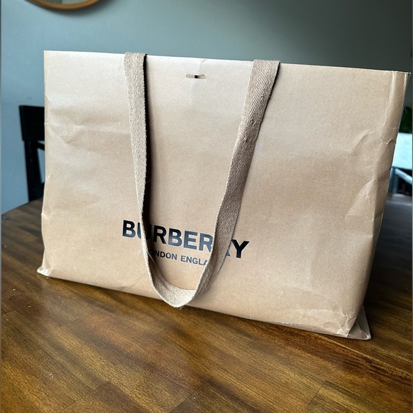 Burberry women’s shoe size 6 (UK 4) - Picture 8 of 9